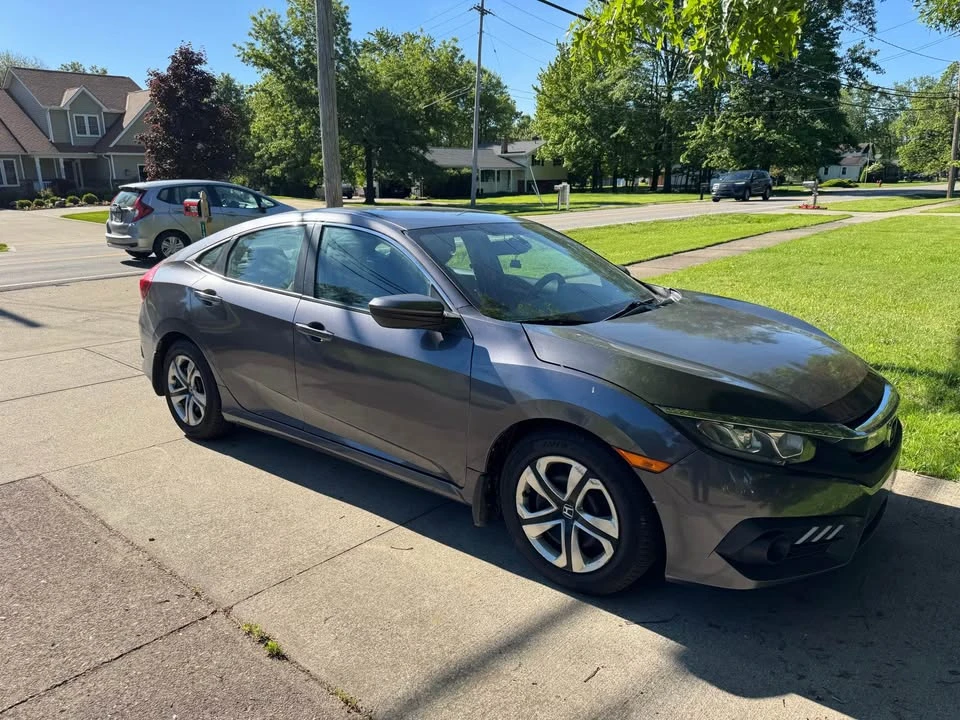 2016 Honda Civic 10th Gen - Image 8 of 10
