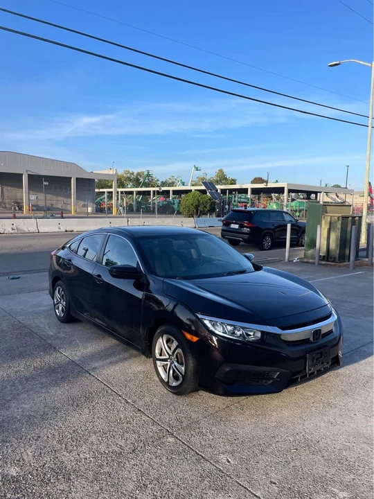 2016 Honda Civic 10th Gen - Image 5 of 12