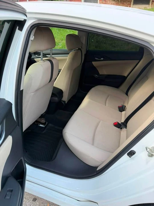 2016 Honda Civic 10th Gen - Image 7 of 11