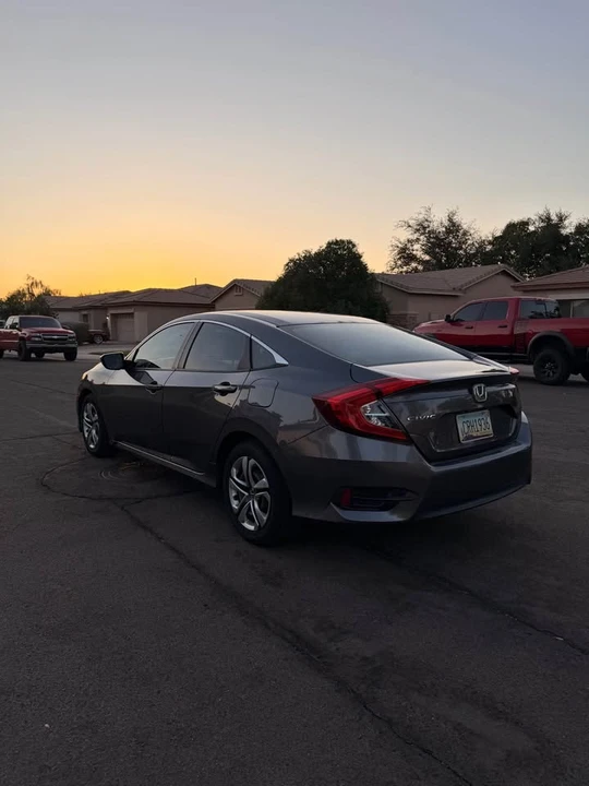 2016 Honda Civic 10th Gen - Image 4 of 13