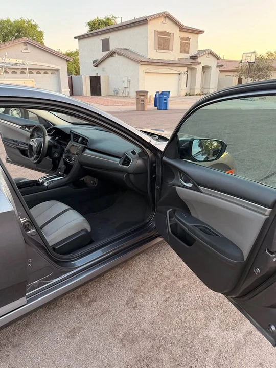 2016 Honda Civic 10th Gen - Image 9 of 13