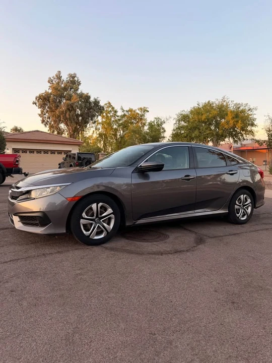 2016 Honda Civic 10th Gen - Image 3 of 13