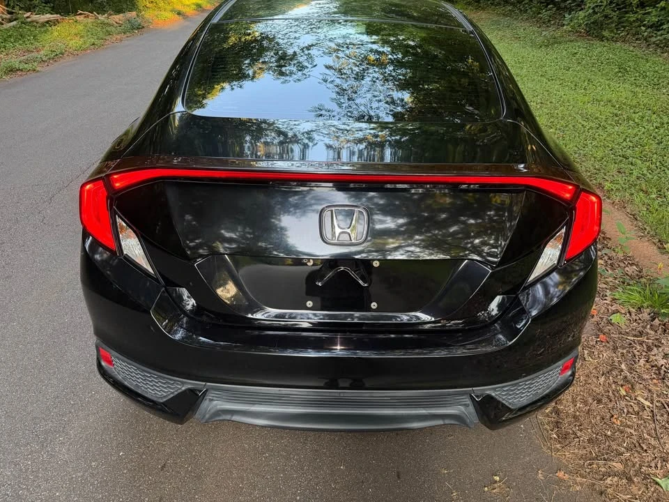 2016 Honda Civic 10th Gen - Image 3 of 10