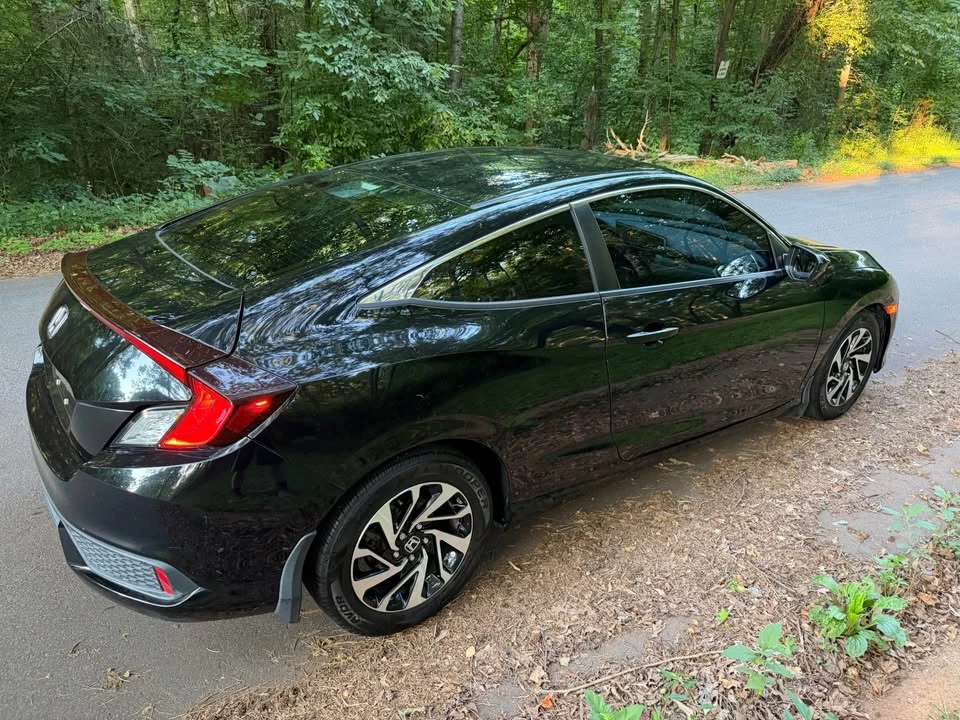 2016 Honda Civic 10th Gen - Image 2 of 10