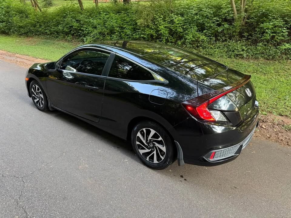2016 Honda Civic 10th Gen - Image 4 of 10