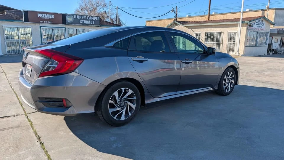 2016 Honda Civic 10th Gen - Image 3 of 9