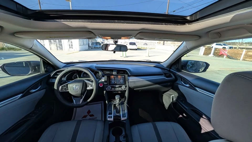2016 Honda Civic 10th Gen - Image 5 of 9