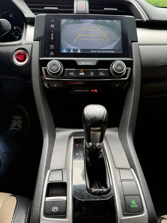 2016 Honda Civic 10th Gen - Image 9 of 15