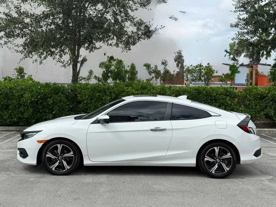 2016 Honda Civic 10th Gen - Image 3 of 15