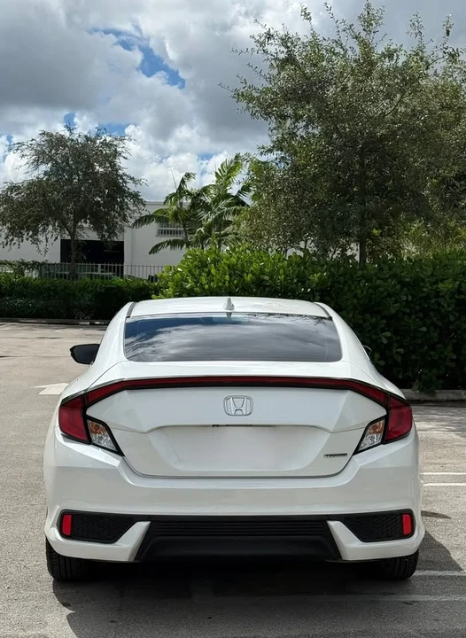 2016 Honda Civic 10th Gen - Image 4 of 15