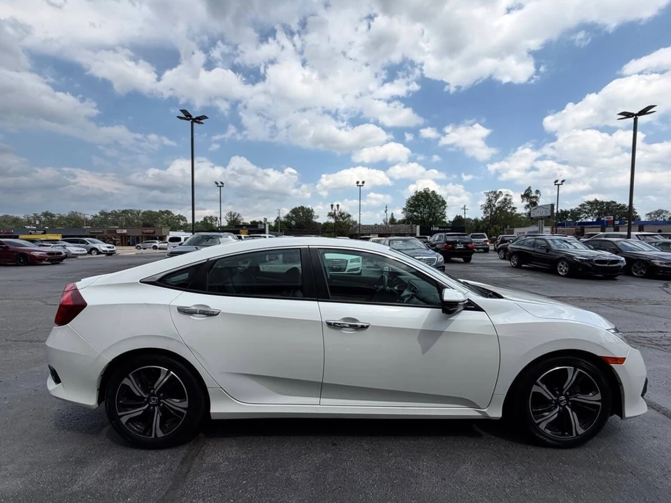 2016 Honda Civic 10th Gen - Image 6 of 23