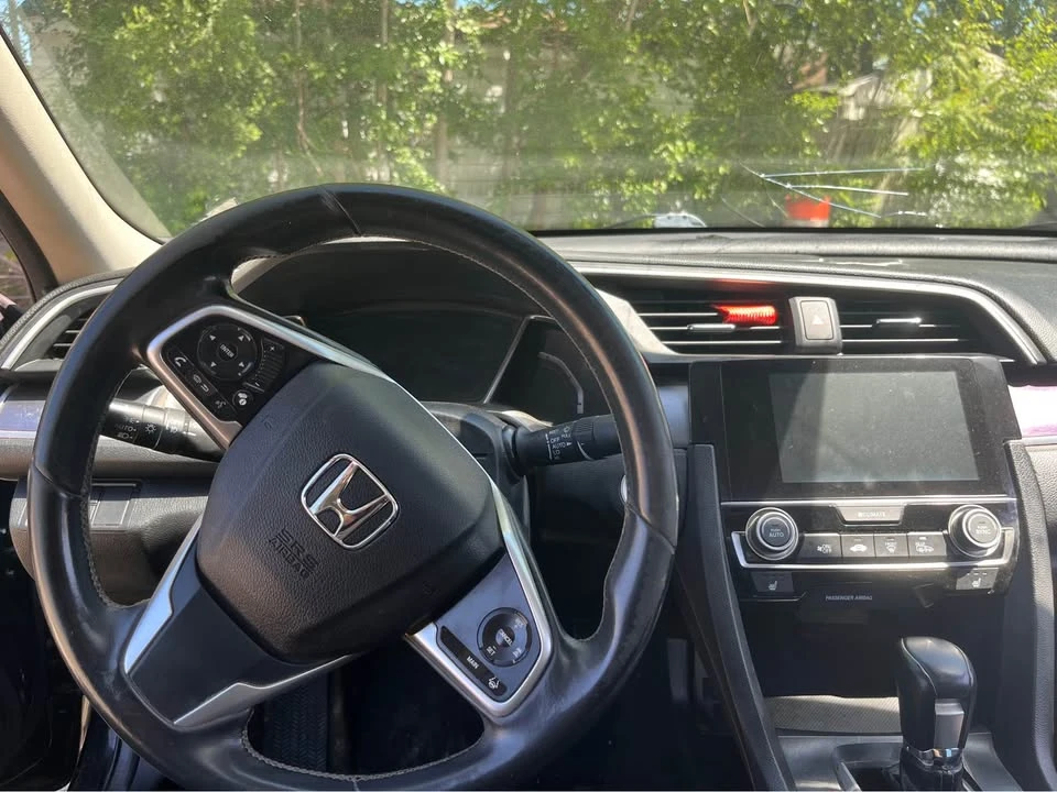 2016 Honda Civic 10th Gen - Image 9 of 11