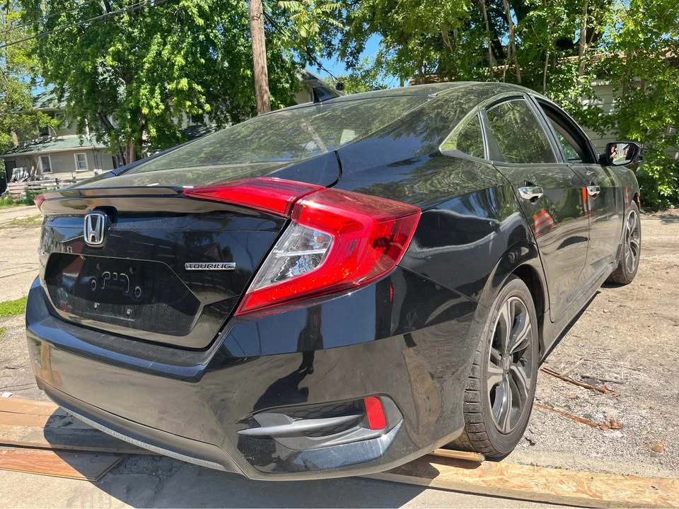 2016 Honda Civic 10th Gen - Image 4 of 11