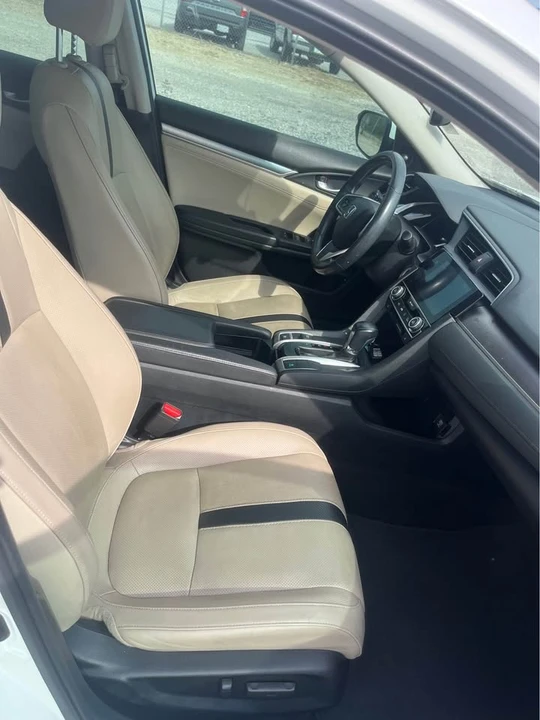 2016 Honda Civic 10th Gen - Image 7 of 11