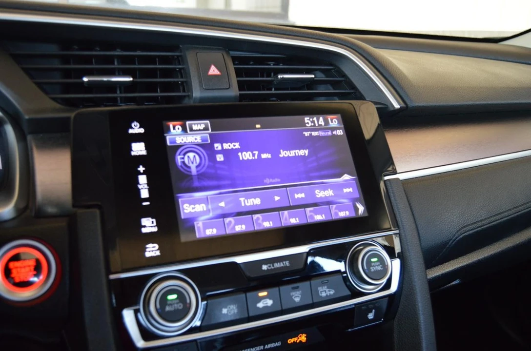 2016 Honda Civic 10th Gen - Image 19 of 29