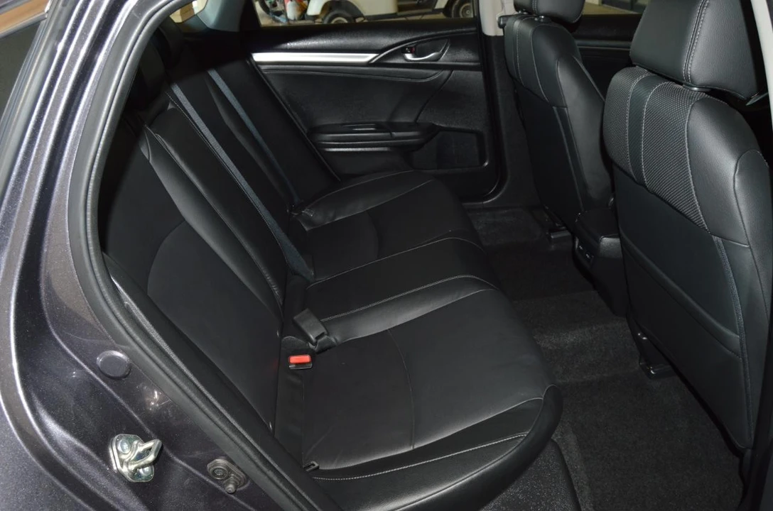 2016 Honda Civic 10th Gen - Image 14 of 29
