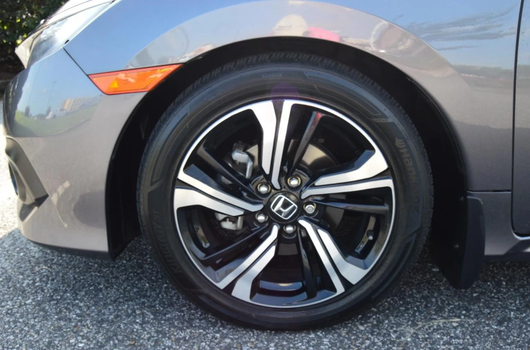 2016 Honda Civic 10th Gen - Image 13 of 29