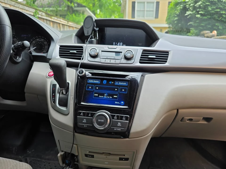 2016 Honda Odyssey - Image 2 of 9