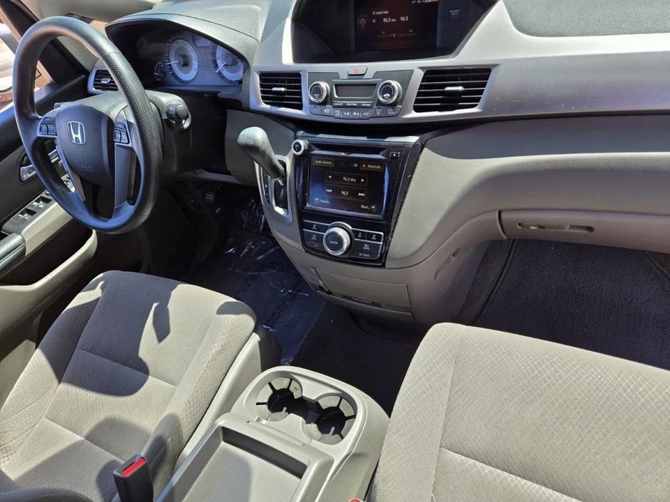 2016 Honda Odyssey - Image 14 of 19
