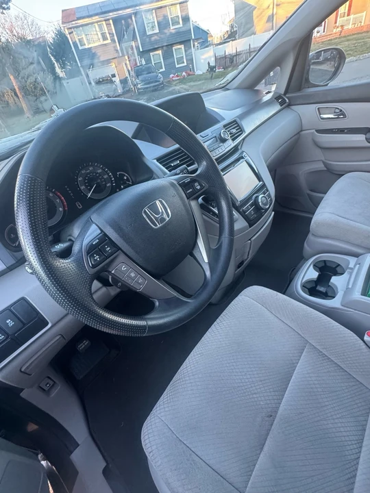 2016 Honda Odyssey - Image 8 of 9