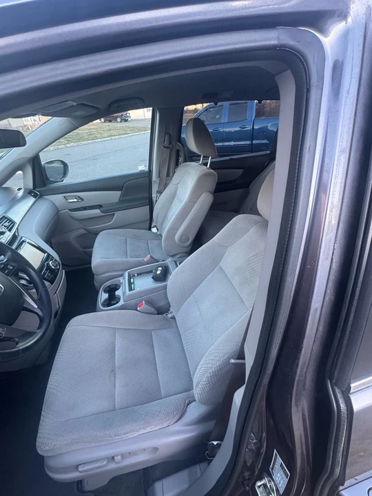 2016 Honda Odyssey - Image 5 of 9