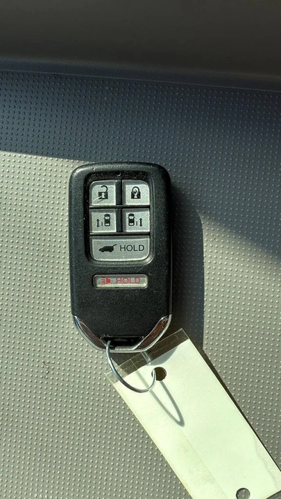 2016 Honda Odyssey - Image 18 of 21