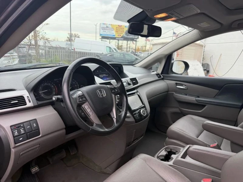 2016 Honda Odyssey - Image 9 of 12