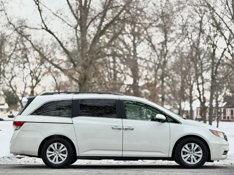 2016 Honda Odyssey - Image 8 of 12