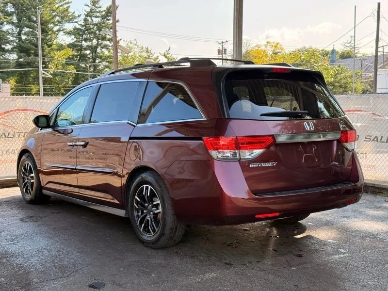 2016 Honda Odyssey - Image 9 of 12