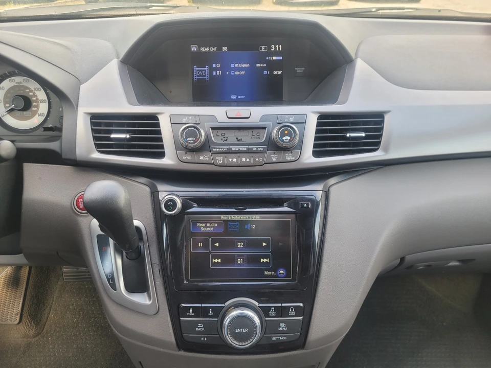2016 Honda Odyssey - Image 18 of 21