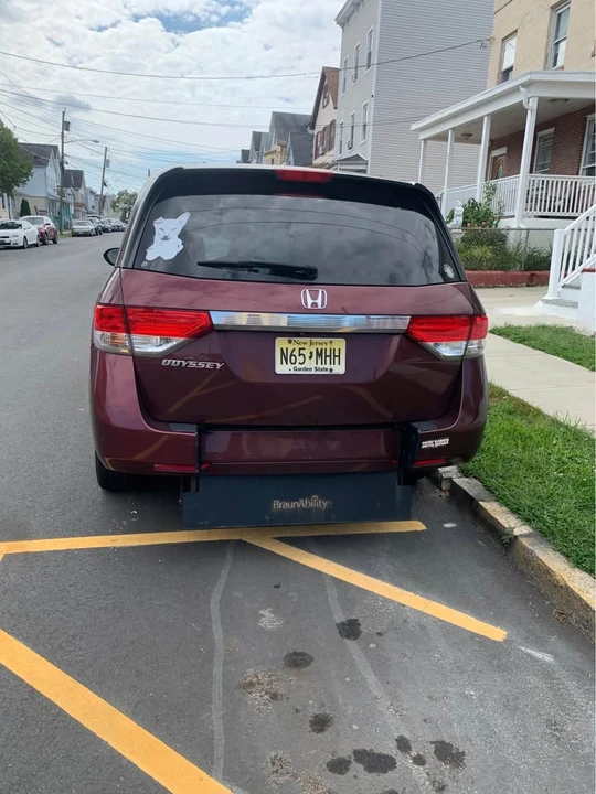 2016 Honda Odyssey - Image 2 of 9