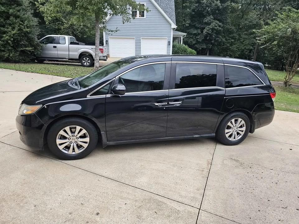 2016 Honda Odyssey - Image 2 of 17