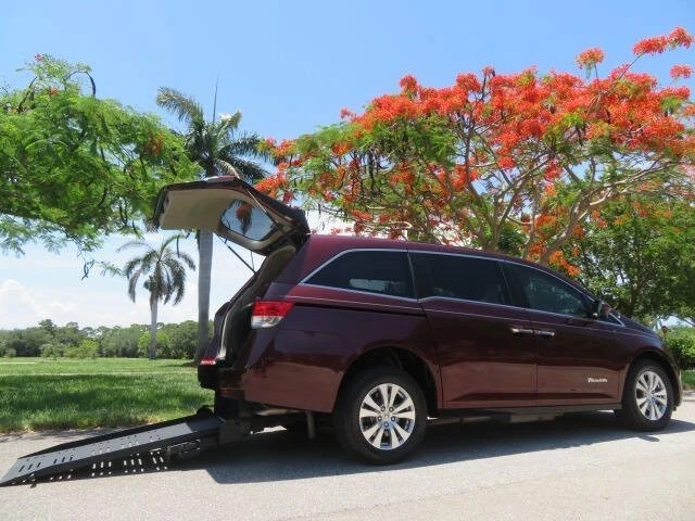2016 Honda Odyssey - Image 2 of 12