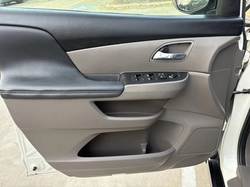 2016 Honda Odyssey - Image 10 of 20