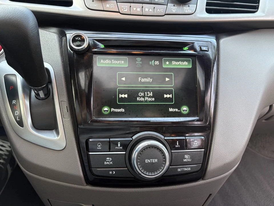 2016 Honda Odyssey - Image 15 of 20