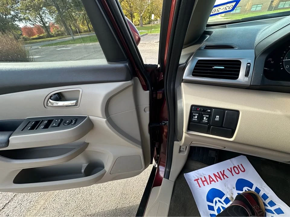 2016 Honda Odyssey - Image 12 of 17