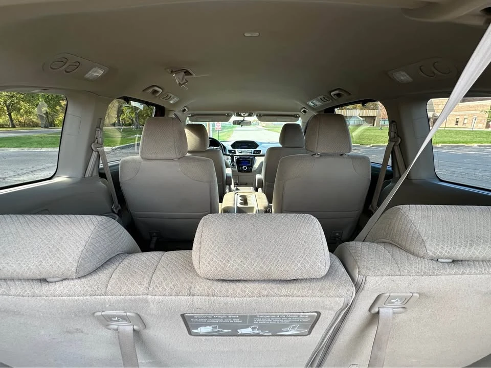 2016 Honda Odyssey - Image 10 of 17