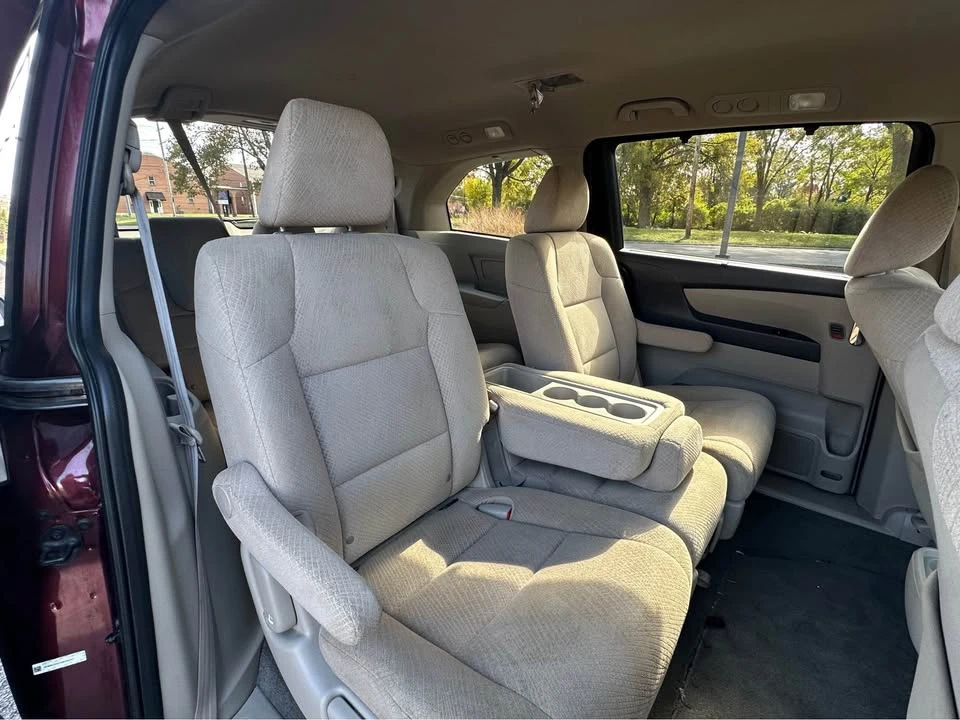 2016 Honda Odyssey - Image 8 of 17