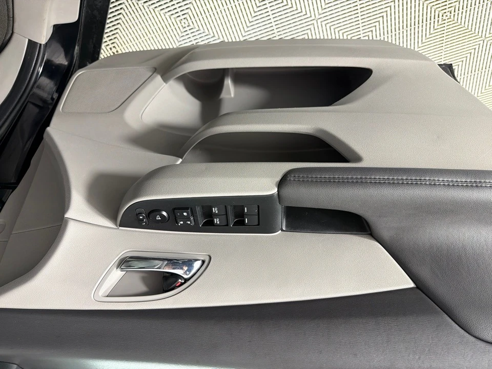 2016 Honda Odyssey - Image 10 of 21
