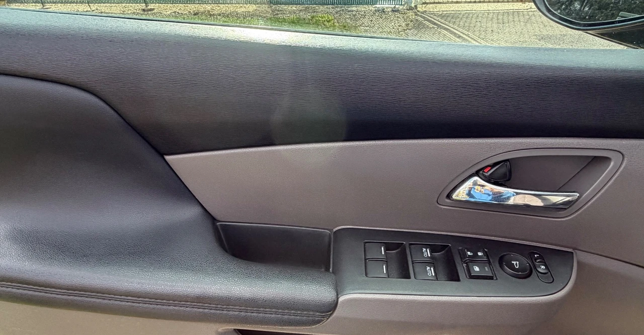 2016 Honda Odyssey - Image 18 of 21