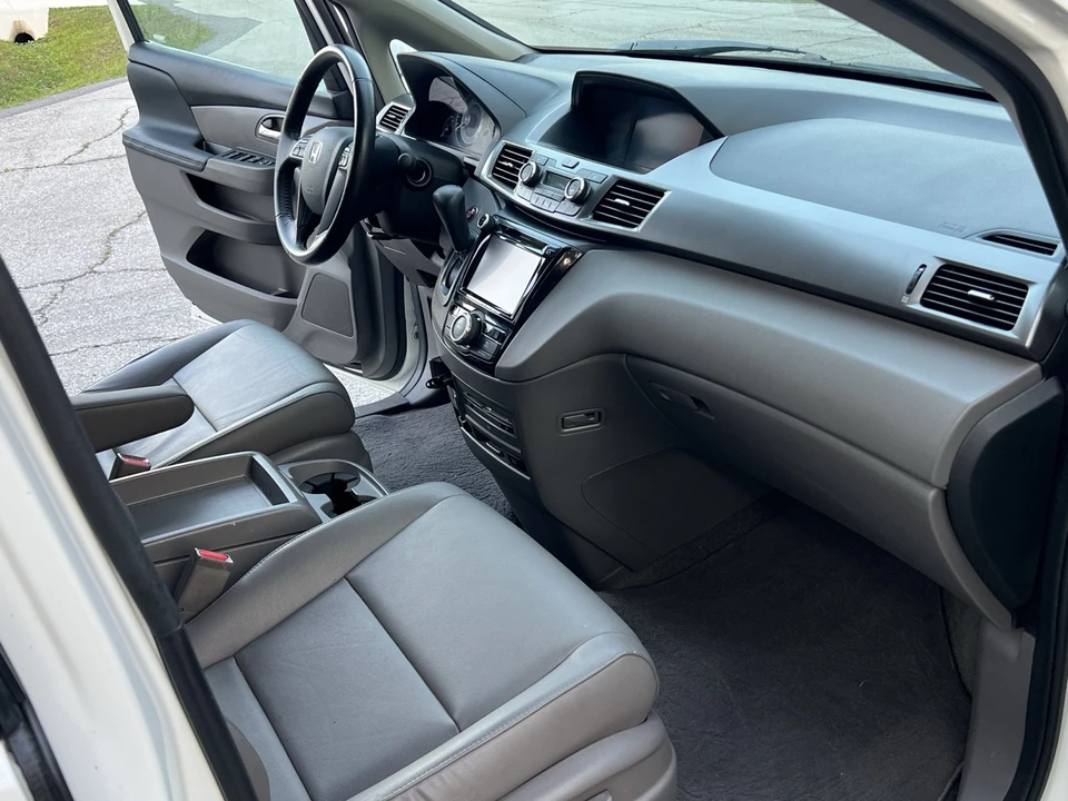2016 Honda Odyssey - Image 10 of 14
