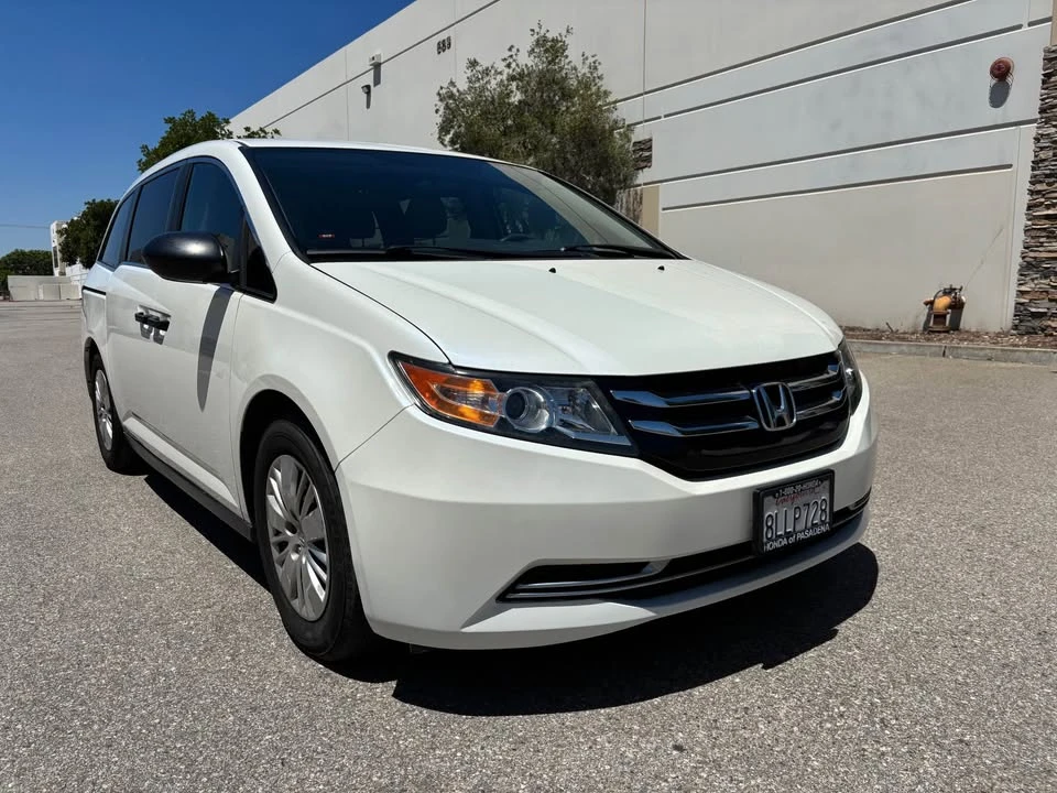 2016 Honda Odyssey - Image 2 of 15