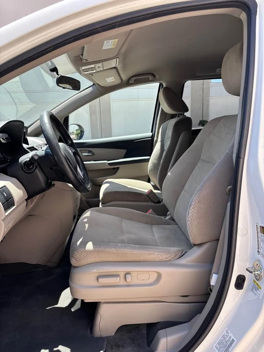 2016 Honda Odyssey - Image 8 of 15