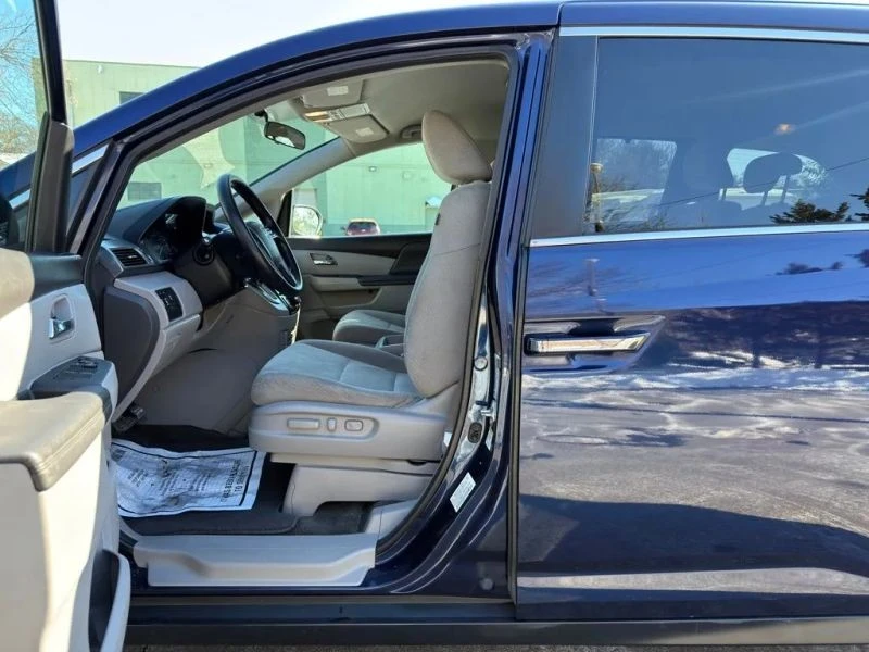2016 Honda Odyssey - Image 9 of 12