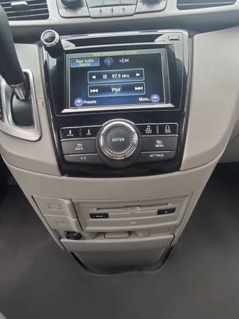2016 Honda Odyssey - Image 15 of 21