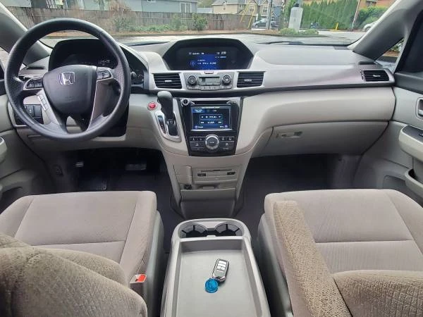 2016 Honda Odyssey - Image 13 of 21