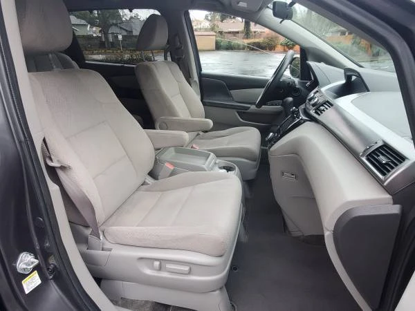 2016 Honda Odyssey - Image 16 of 21