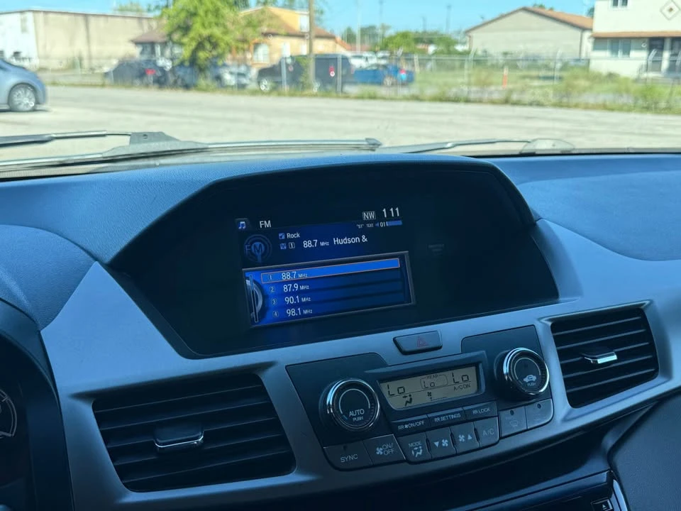 2016 Honda Odyssey - Image 10 of 14