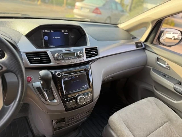 2016 Honda Odyssey - Image 13 of 21