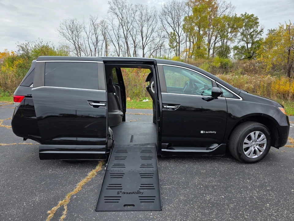 2016 Honda Odyssey - Image 2 of 21